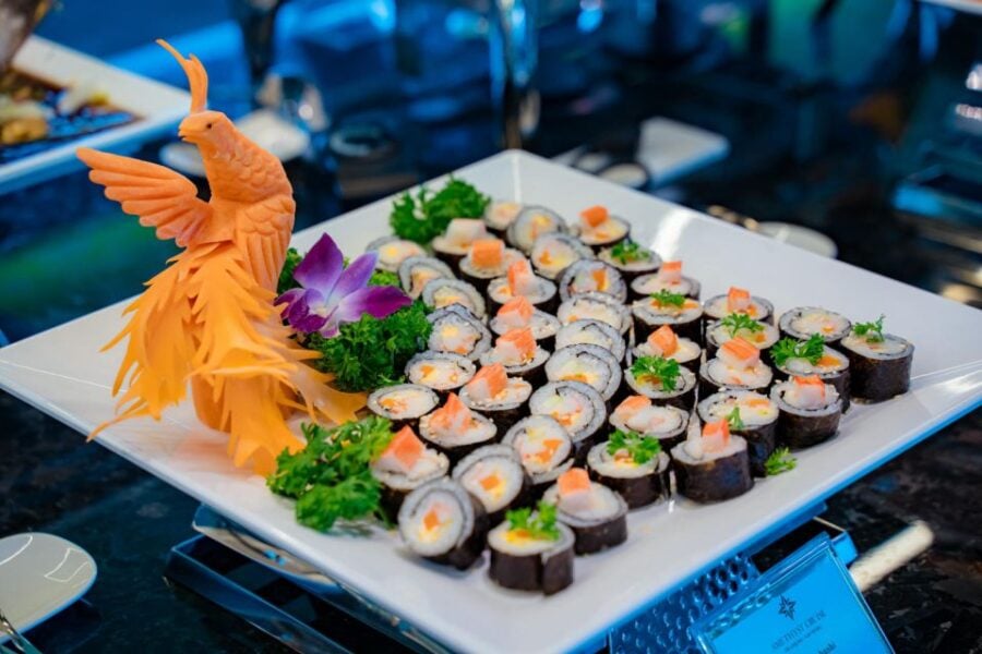 Halong Bay: Luxury Day Cruise, Caves, Kayak & Buffet Lunch
