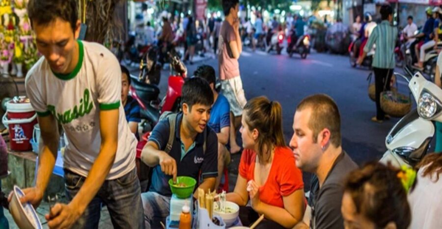 Hanoi: Guided Street Food Tour With Tastings