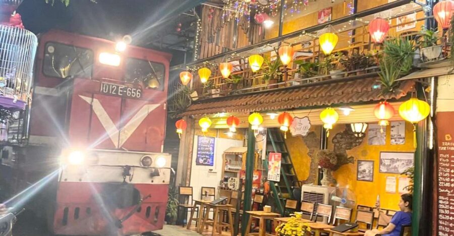 Hanoi: Guided Street Food Tour With Train Street Experience