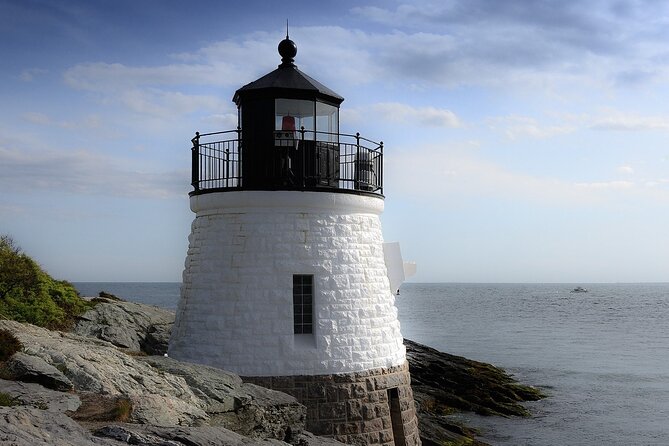 Historic Highlights With the Gilded Age Private Van Tour