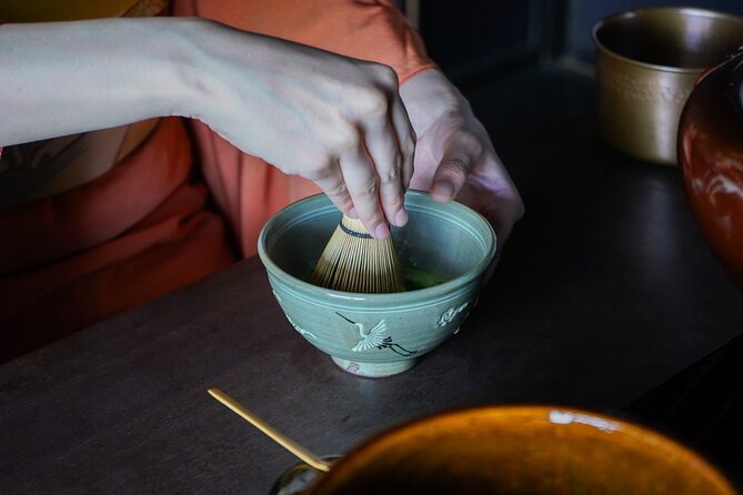Japanese Tea Ceremony & Japanese-Style Lunch Served by Airline