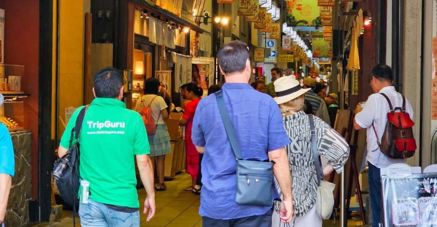 Kyoto: Nishiki Market and Depachika Food Tour With a Local
