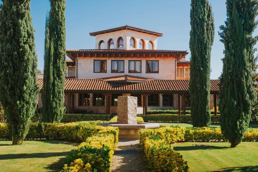 La Rioja: Altanza Wineries