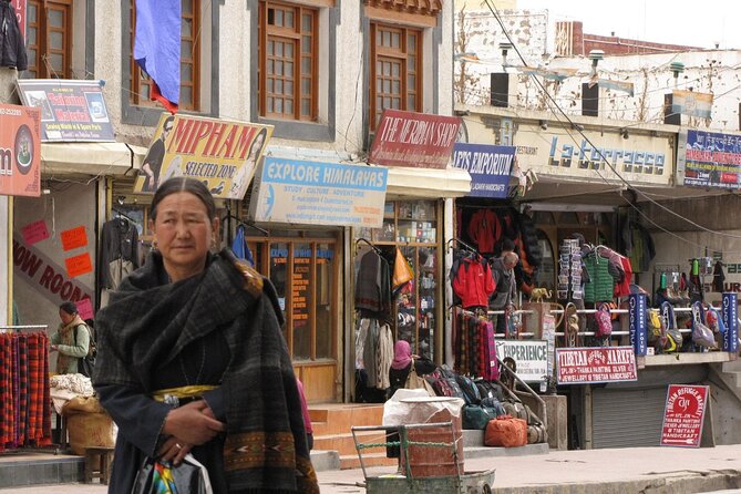 Leh- Transfers+Hotel+Sightseeing