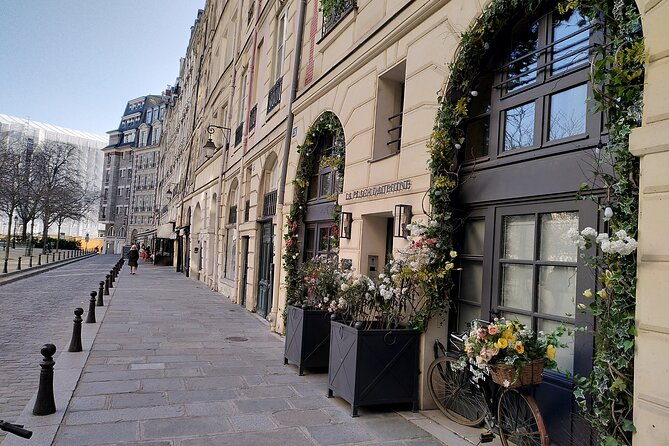LGBTQ Challenges and Triumphs Private Walking Tour in Paris