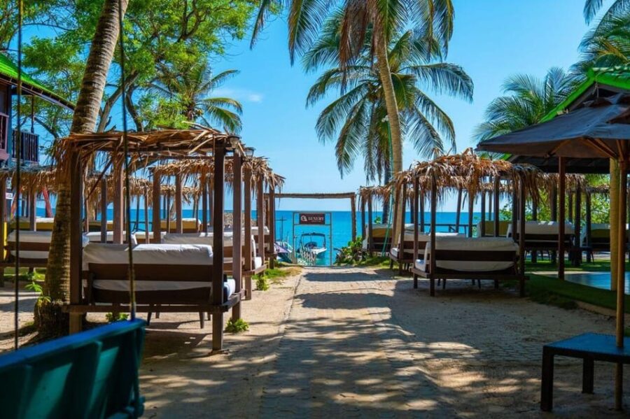 Luxury Beach - Pasadía Cartagena - Activity Overview