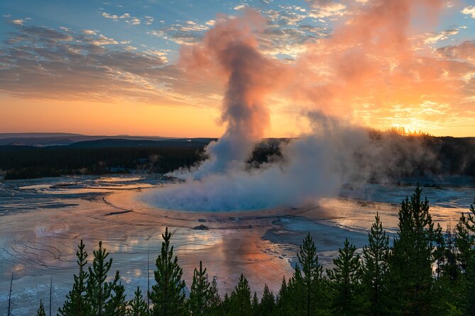 Luxury Grand Loop Tour of Yellowstone National Park
