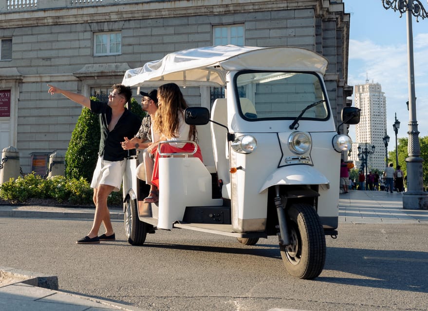 Madrid: Exclusive Panoramic Views in Tuk Tuk