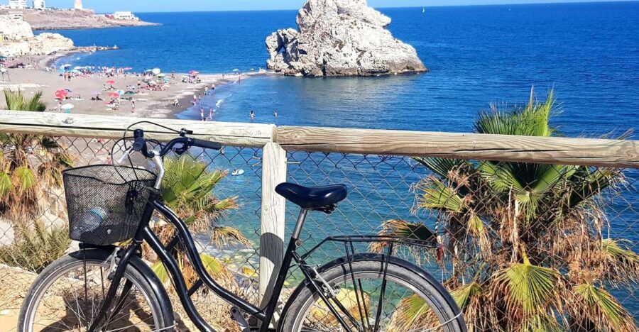 Malaga: City Bike Rental With Self-Guided Cycling Route