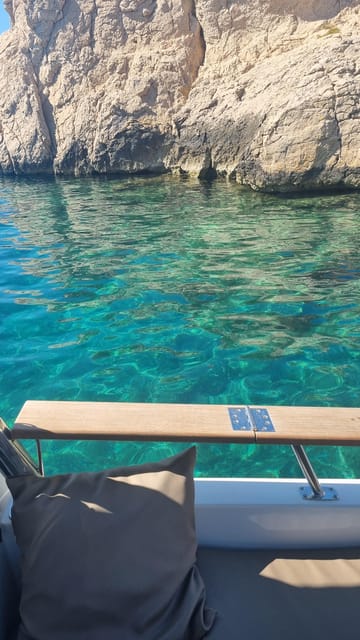 Marseille: Boat Tour to the Calanques of the Blue Coast