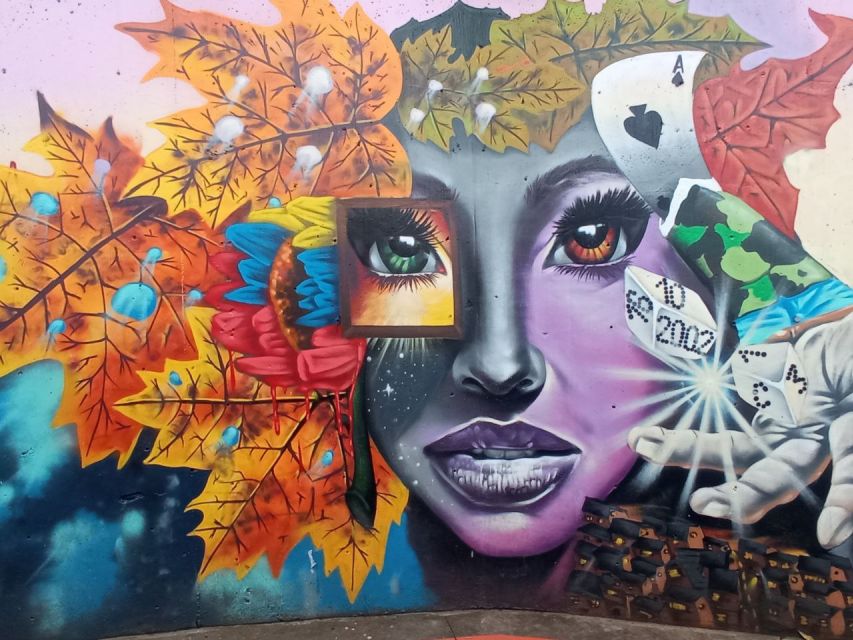 Medellín: Comuna 13 Graffiti Tour With Street Food & Cable Car - Tour Overview