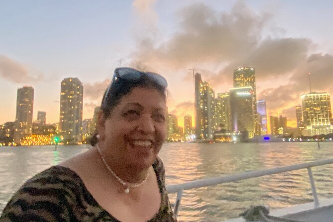 Miami: 75 Minute Sunset Boat Tour and Sightseeing