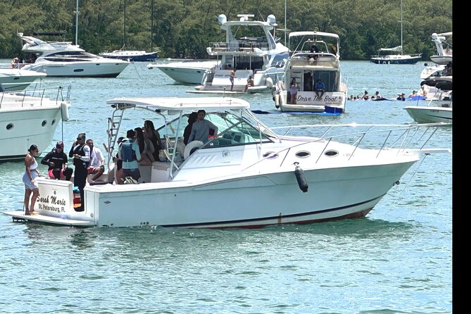 Miami Private 38′ Express Cruiser Yacht With Captain