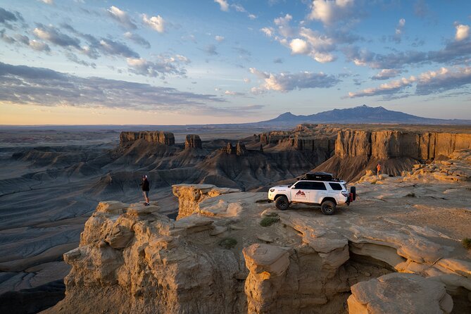 Moonscape Overlook and Factory Butte Offroad Tour - Getting to the Meeting Point