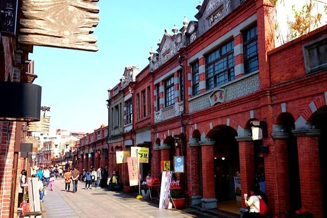 N111 New Three Gorges Old Street Yingge Ceramics Hand Dirty DIY Day Tour (10h) - Tour Overview