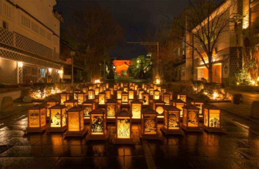 Nagano: Snow Monkeys & Zenko-ji Tomyo Lantern Festival Tour