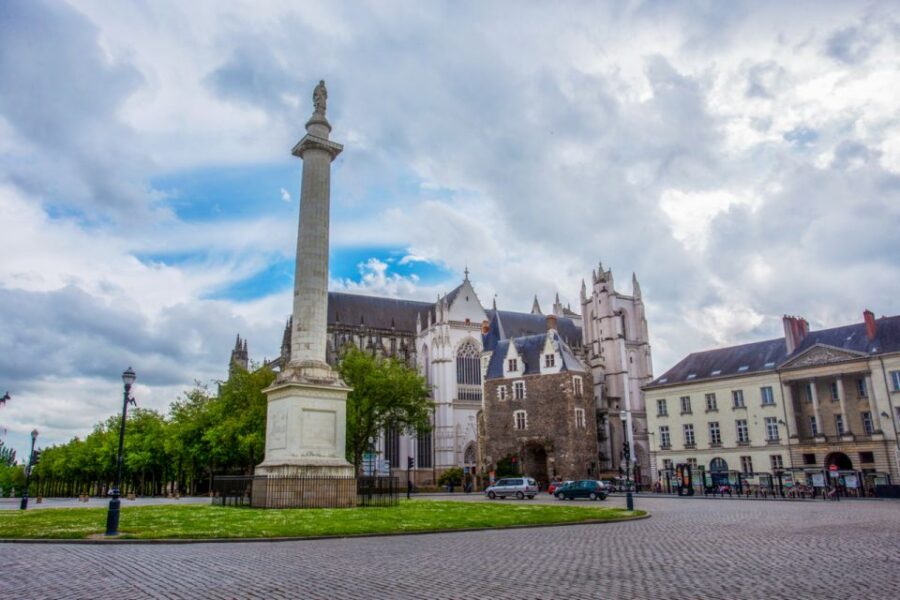 Nantes: Family Quest Guided Walking Tour