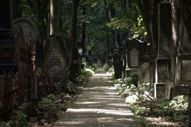 Nashville Night Whispers: Ghostly Tales and Historic Trails
