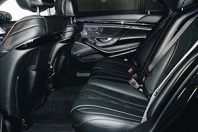 Nashville Round Trip Chauffeur Driven Transport by Executive Sedan - Exceptional Features and Amenities