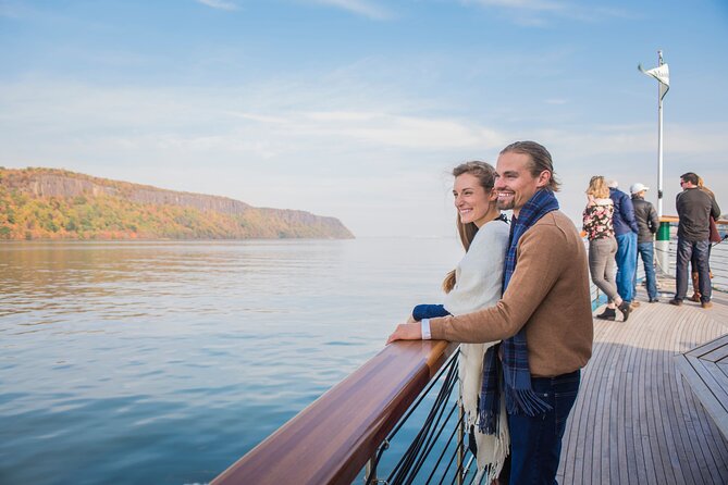 New York Afternoon Fall Foliage Cruise With Lunch - Overview of the New York Afternoon Fall Foliage Cruise
