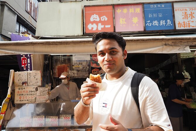 Nezu Shrine and Yanaka: Morning Downtown Walking Tour