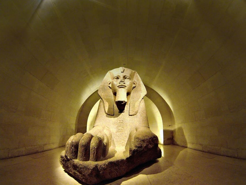 Night at the Louvre Museum: 6-people Max Guided Exploration
