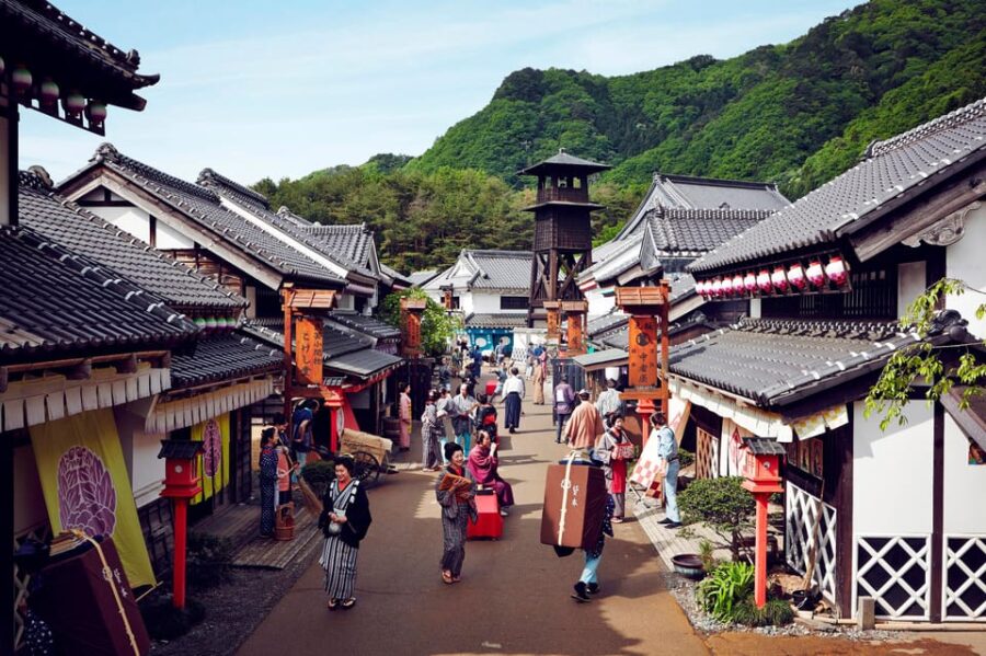 Nikko in Style: Luxury Mercedes Tour With English Guide