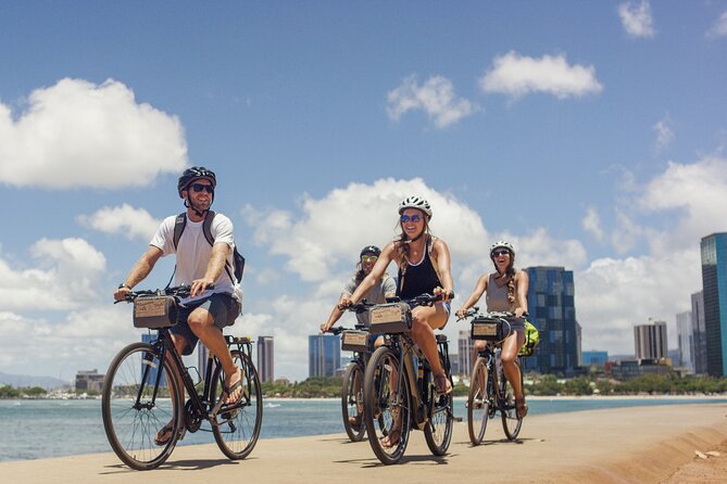 Oahu Explorer Pass: Save up to 50% – Includes Waikiki Cruise