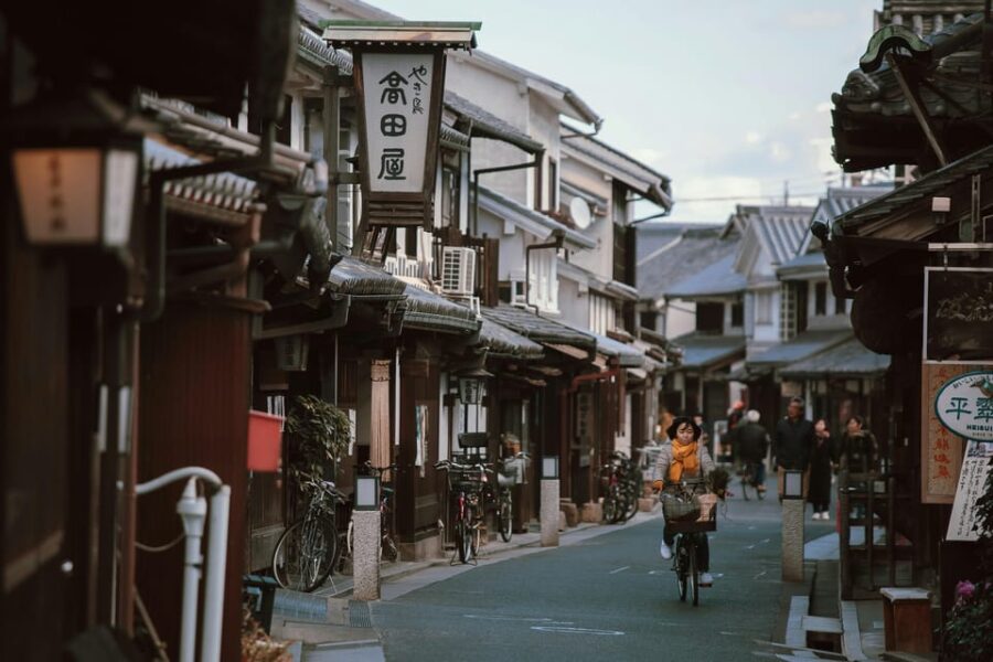Okayama Kurashiki Tour: Experience Canal Boat Ride