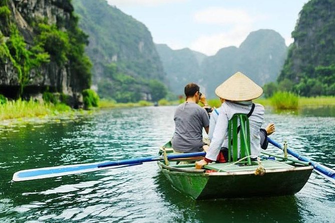 One Day With Hoa Lu Capital, Mua Cave and Trang an Grottoes (Small Group Tour)