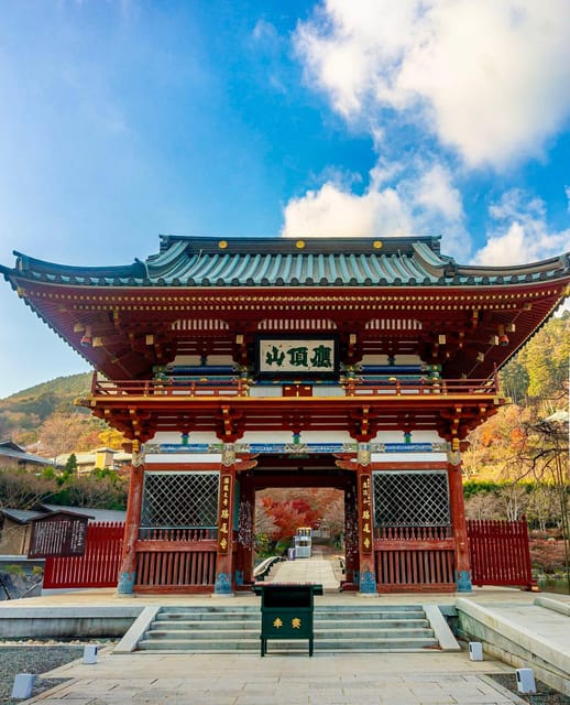 Osaka: Full-Day Sightseeing Guided Tour by Private Vehicle