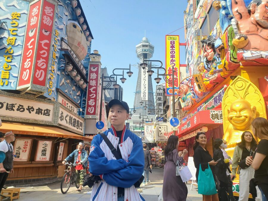 Osaka Taxi Tour W/Govt Licensed MBA Guide Photographer