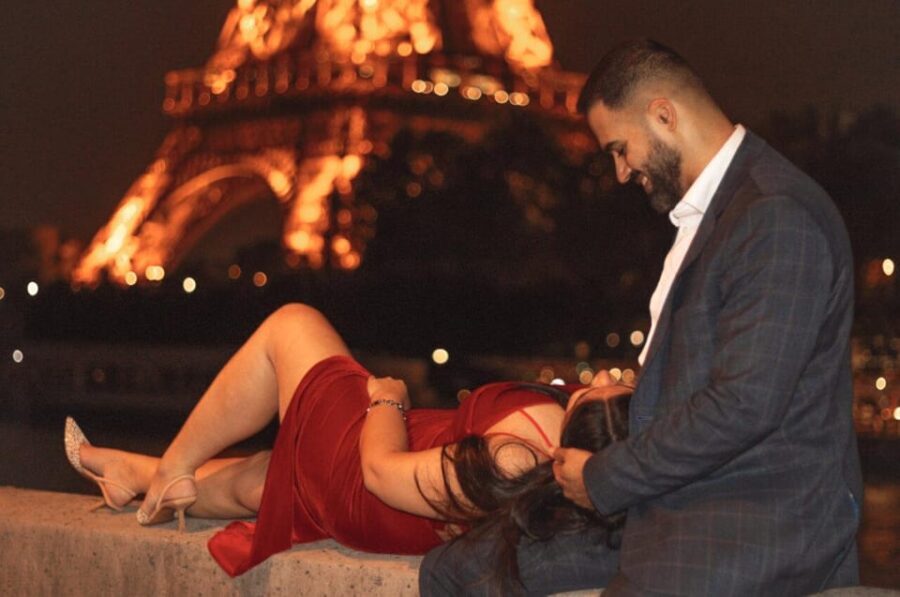 Paris: Private Photoshoot With a Professional