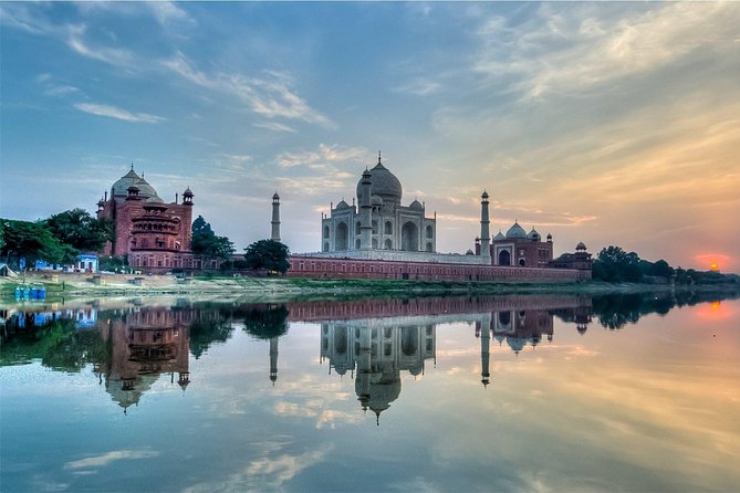 Private Taj Mahal Day Trip by Car From Delhi