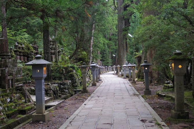 Private Tour at the Sacred Sites in Koyasan