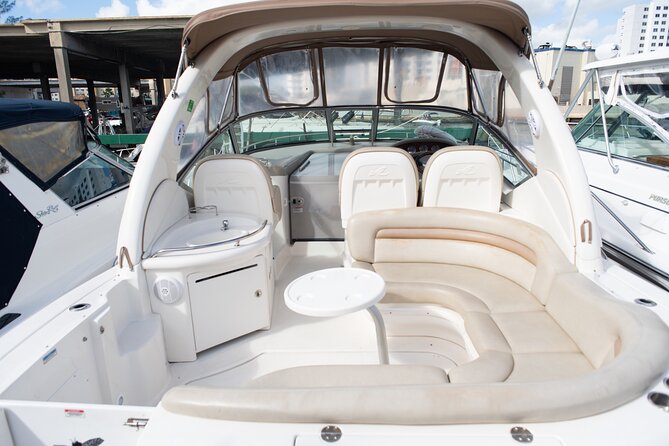 Private Tour In 38ft Yatch For Up To 12 Guest
