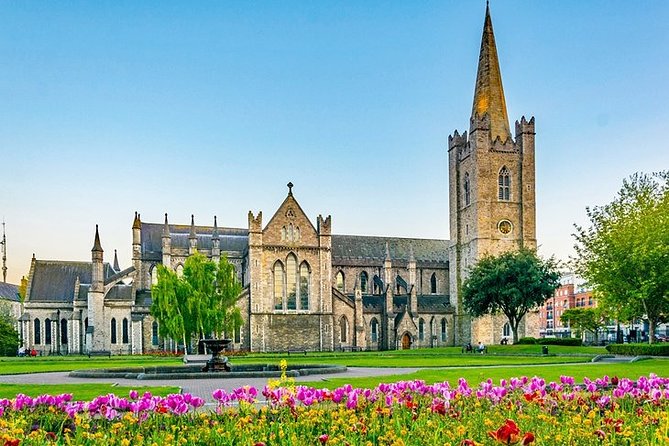 Private Transfer: Dublin to Dublin Airport DUB in Business Car
