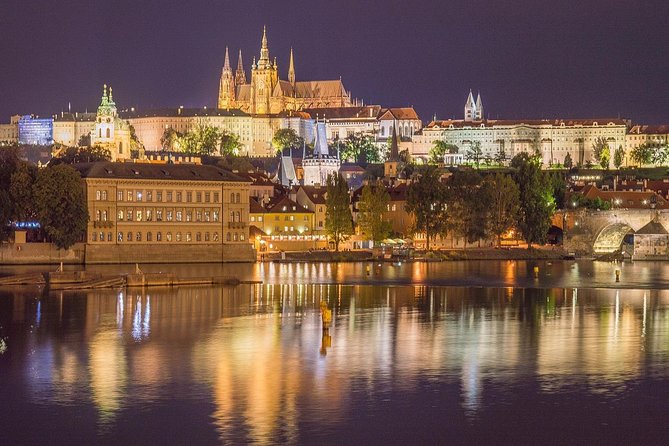 Private Transfer From Pilsen to Prague With 2 Hours for Sightseeing