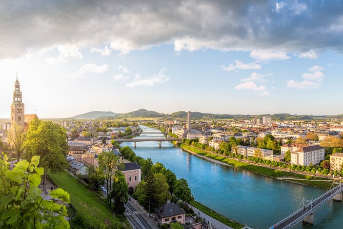 Private Transfer From Salzburg to Munich 2h Stop in Hallein - Service Overview