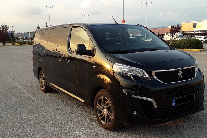 Private Transfer From Thessaloniki Airport to City Center - Vehicle Amenities and Features