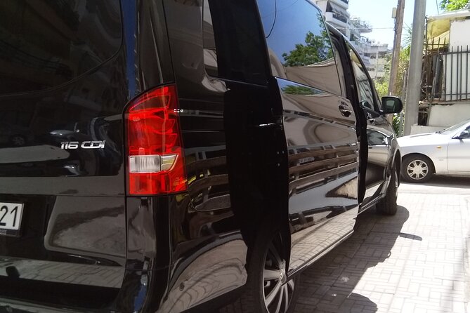 Private Transfers From Lefkada To Athens - Vehicle and Amenities