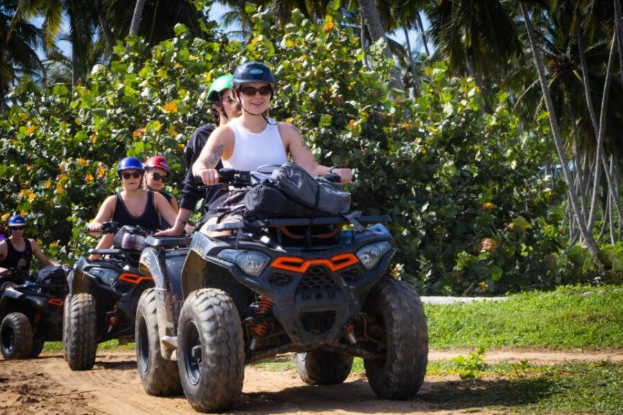 Round Mountain Buggies – Limón Beach