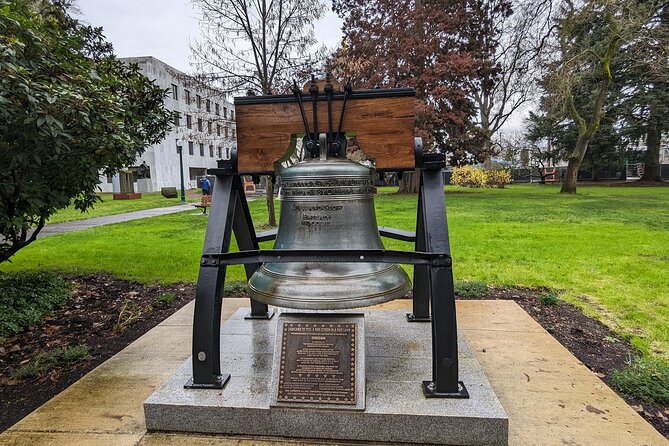 Salem Oregon Scavenger Hunt Walking Tour and Game