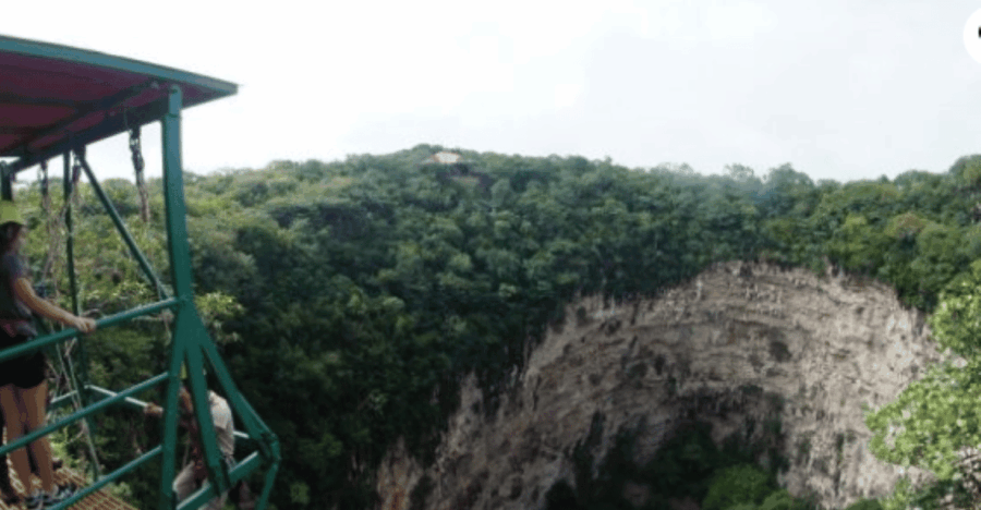San Cristobal: Sima De Las Cotorras & El Aguacero Waterfalls
