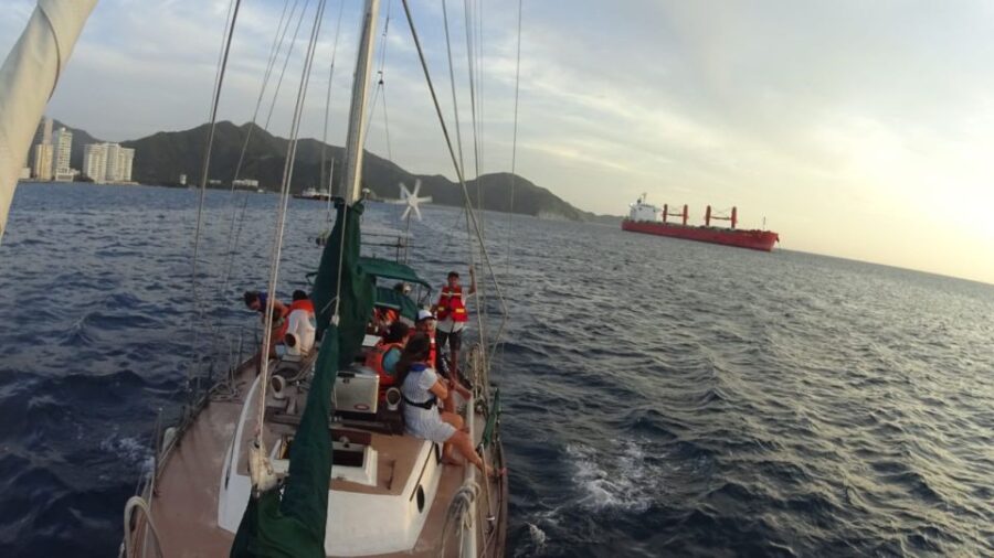 Santa Marta Bay: Sunnset on a Sail Boat