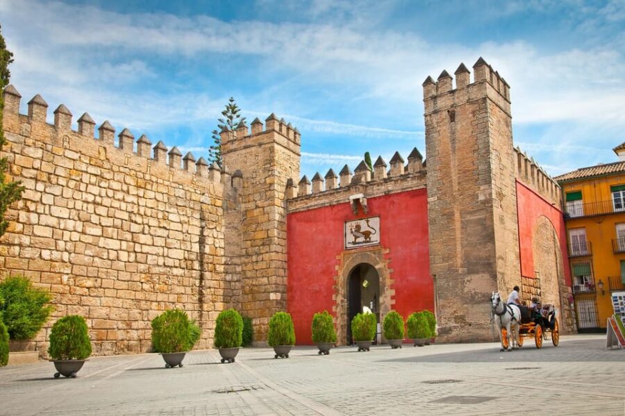 Seville: Priority Access Cathedral, Giralda & Alcázar Tour