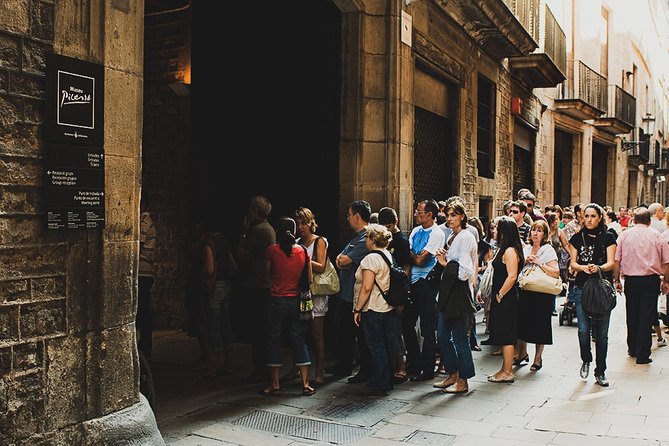 Skip-The-Line Art Tour to Picasso Museum With Private Expert Guide in Barcelona