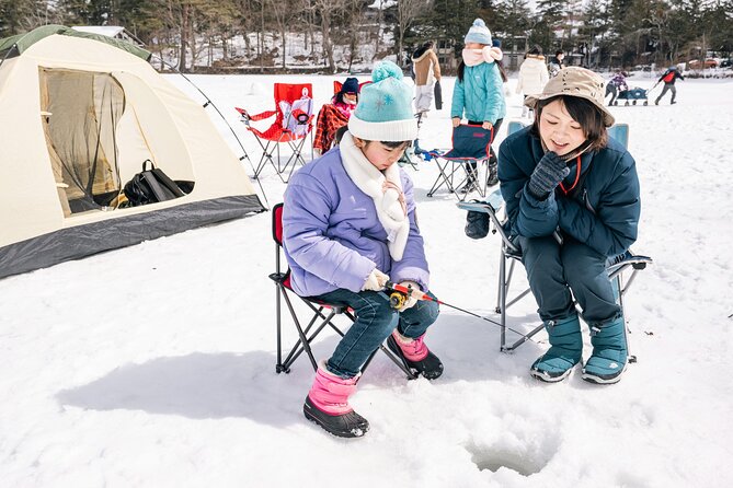 Smelt Fishing and Hot Springs Experience With Lunch Near Sapporo