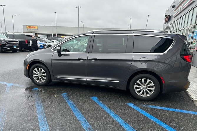 Summit Ski Resort to Seattle Field BFI Departure Private Transfer