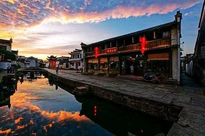 Tangmo Ancient Town Half-Day Private Tour From Huangshan
